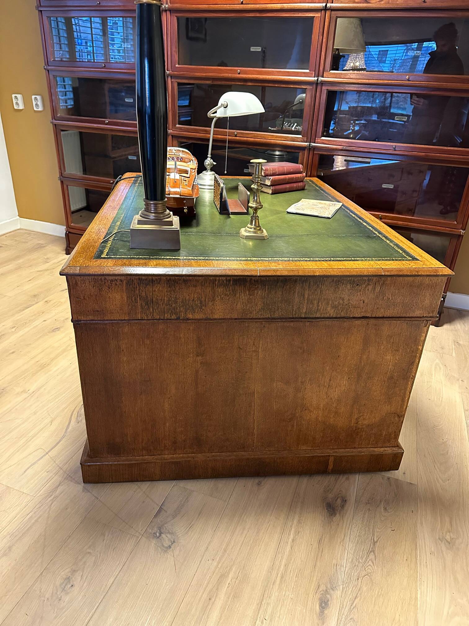 Antique Partnersdesk