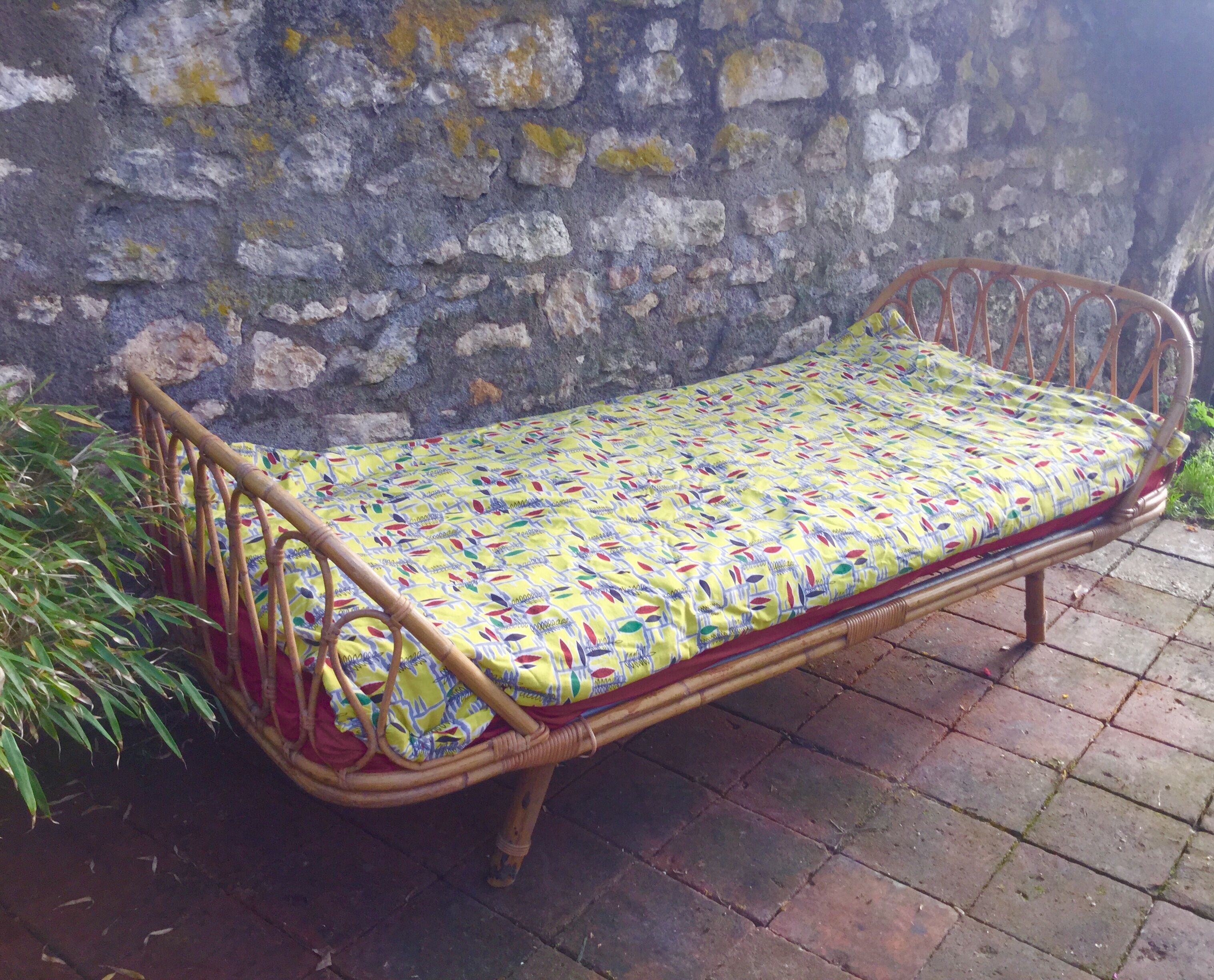 Bed rattan of the 1960s