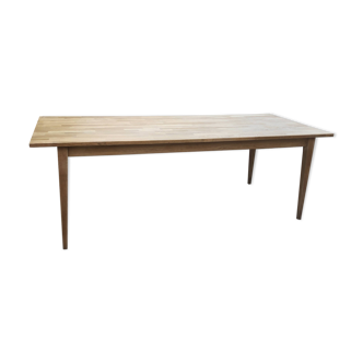 Oak table with spindle legs
