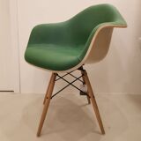 PAW Charles and Ray Eames armchair, Herman Miller, Seng Chicago base