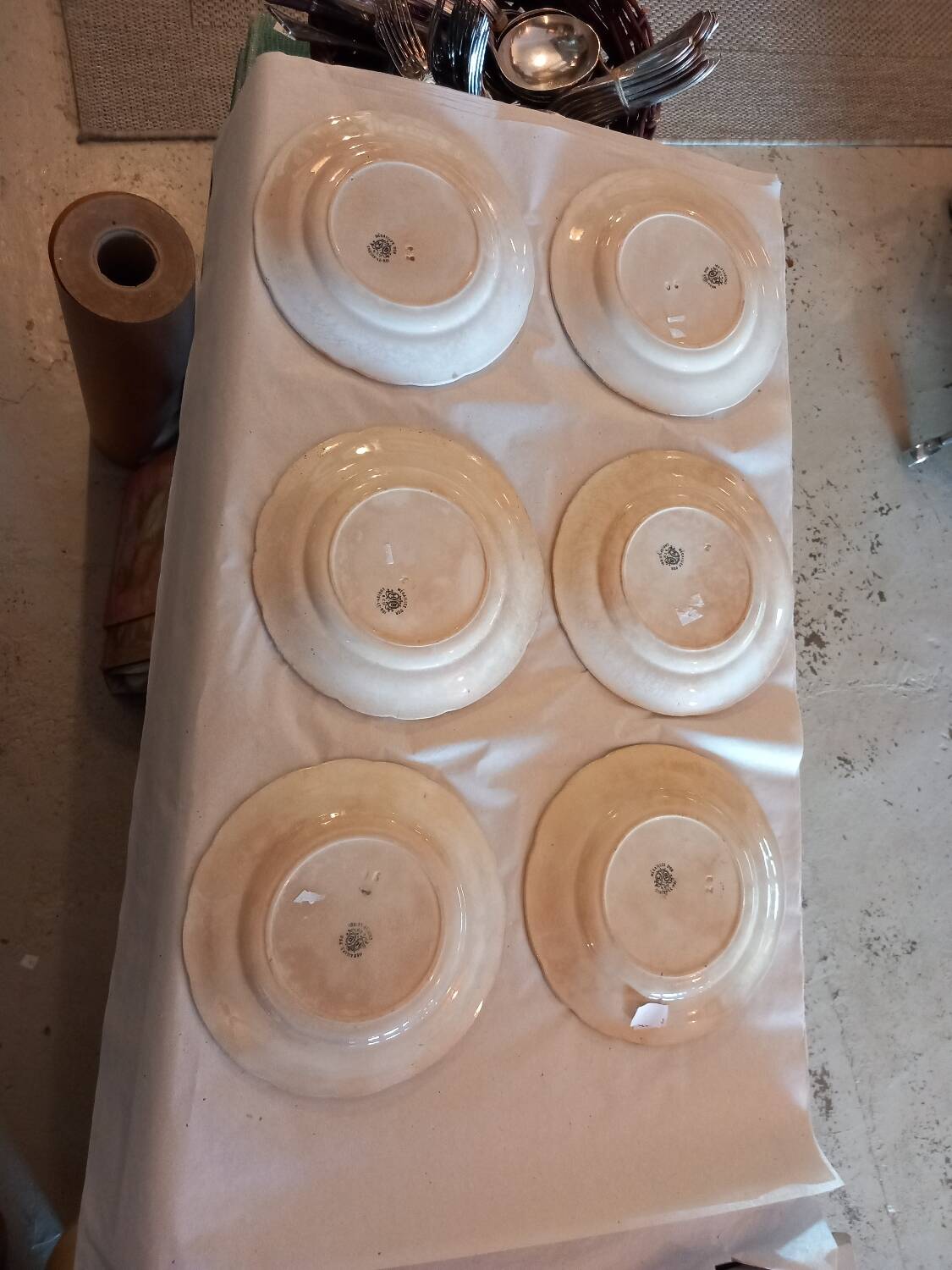 6 Talking plates. Old races