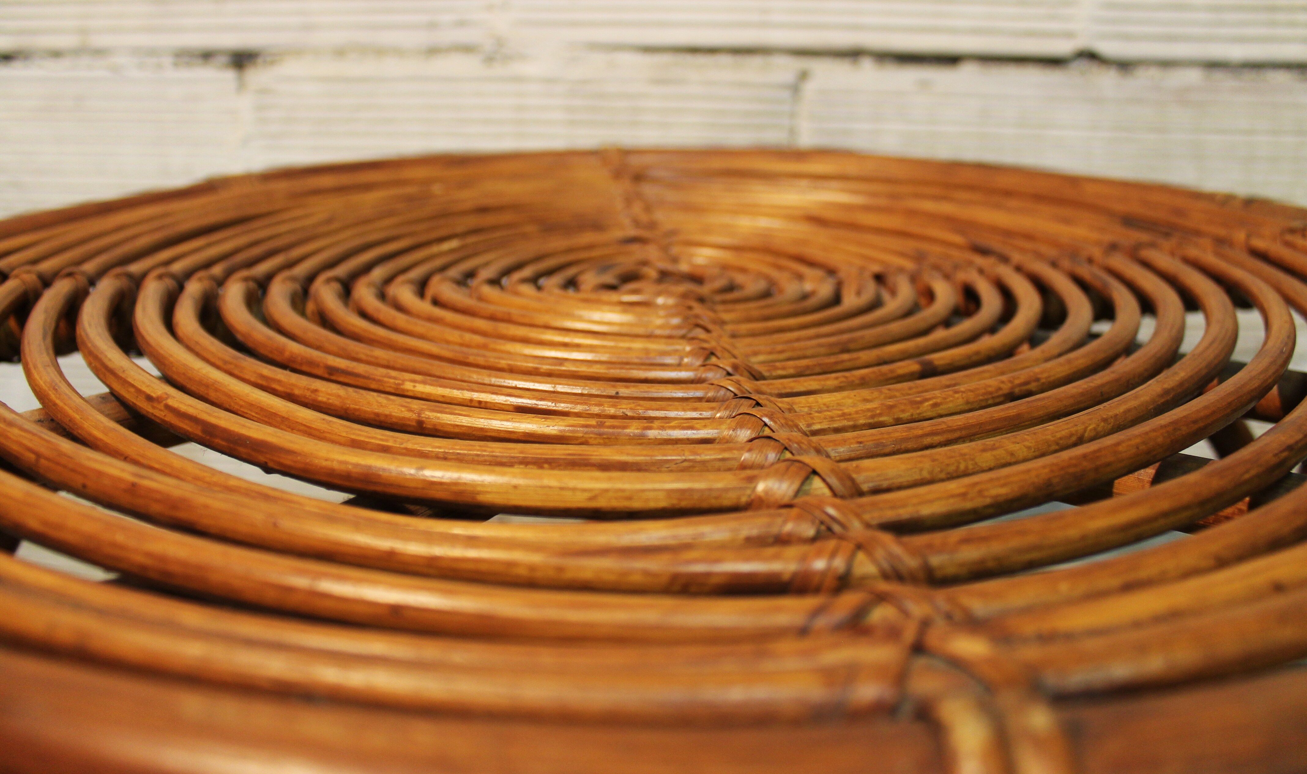 Table basse rotin années 60