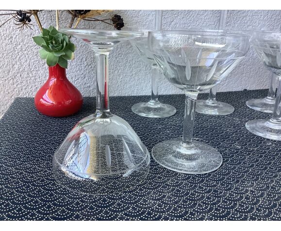 Champagne Cups In Art Deco Crystal Engraved With Acid Selency Champagne Cups In Art Deco Crystal Engraved With Acid Selency