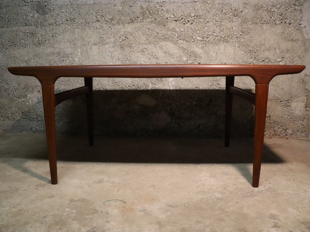 Samcom scandinavian expandable teak table