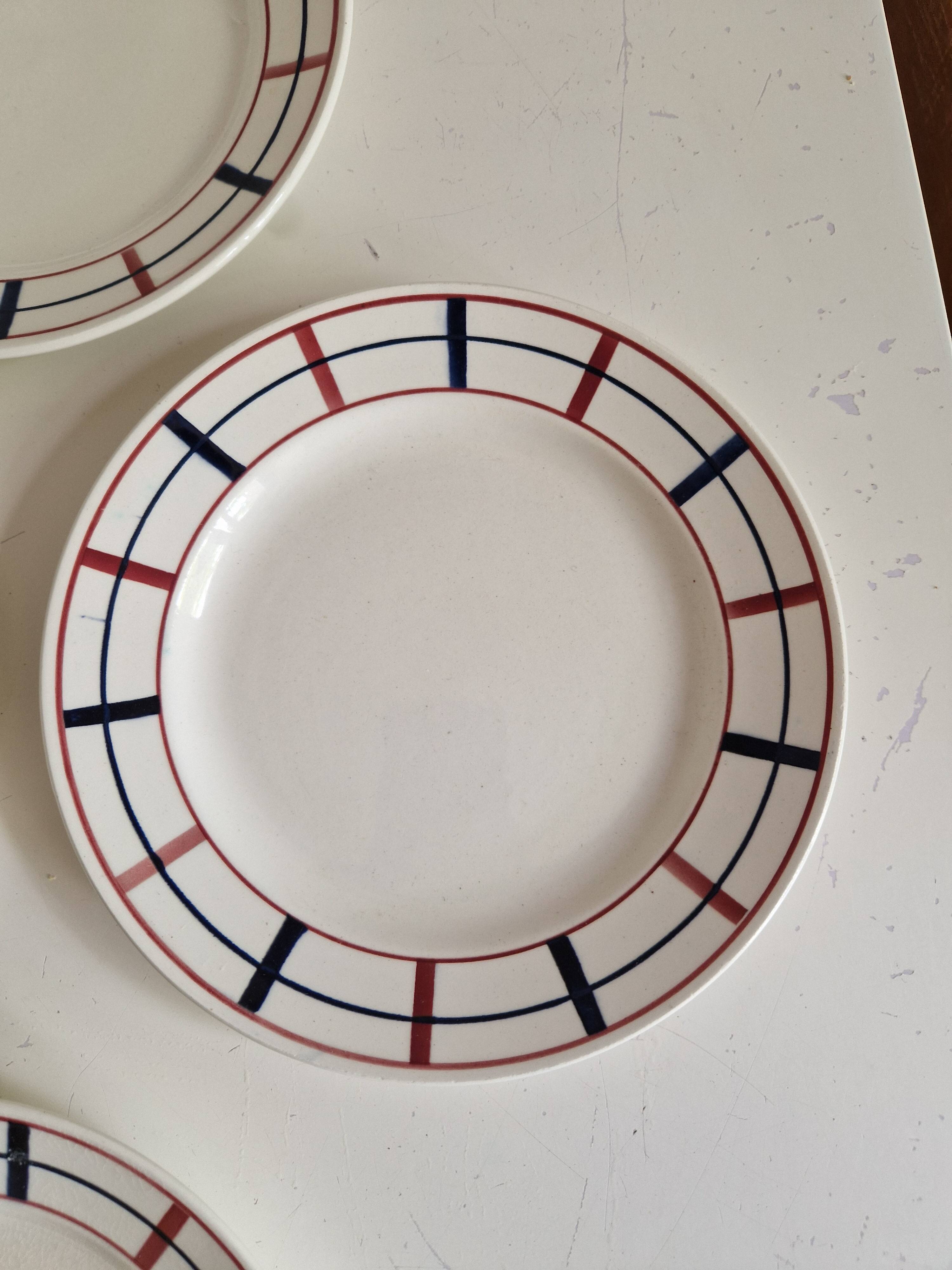 Set of 7 Saint Amandinoise Dessert Plates