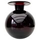 Vase en verre violet vers les années 1960
