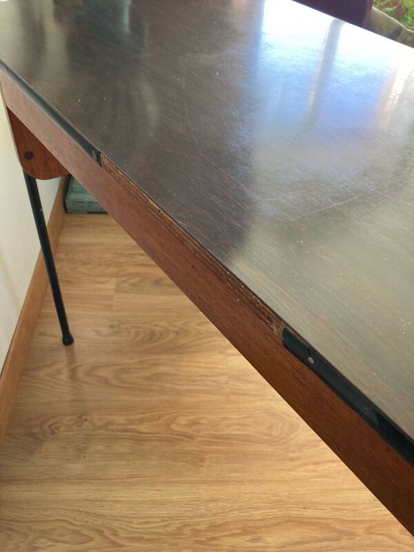 Bureau en formica