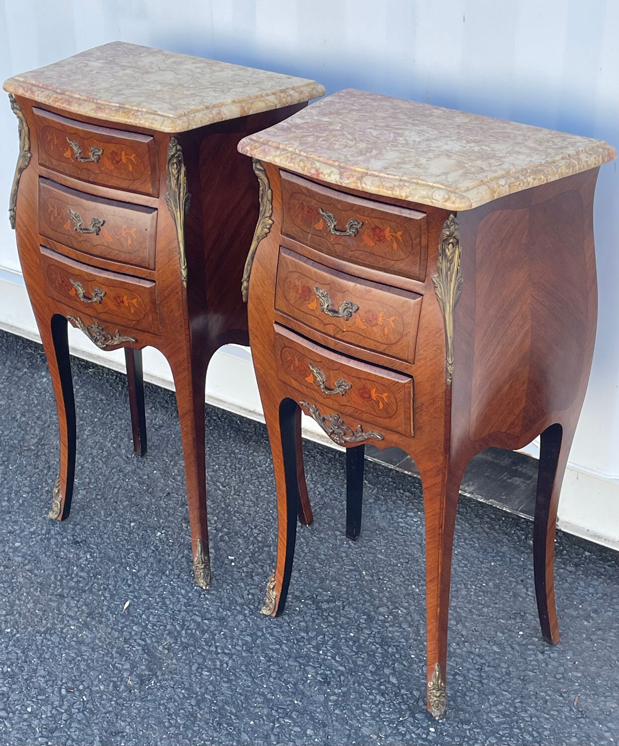 Paire de chevets style Louis XV