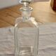Carafe ancienne en verre avec bouchon
