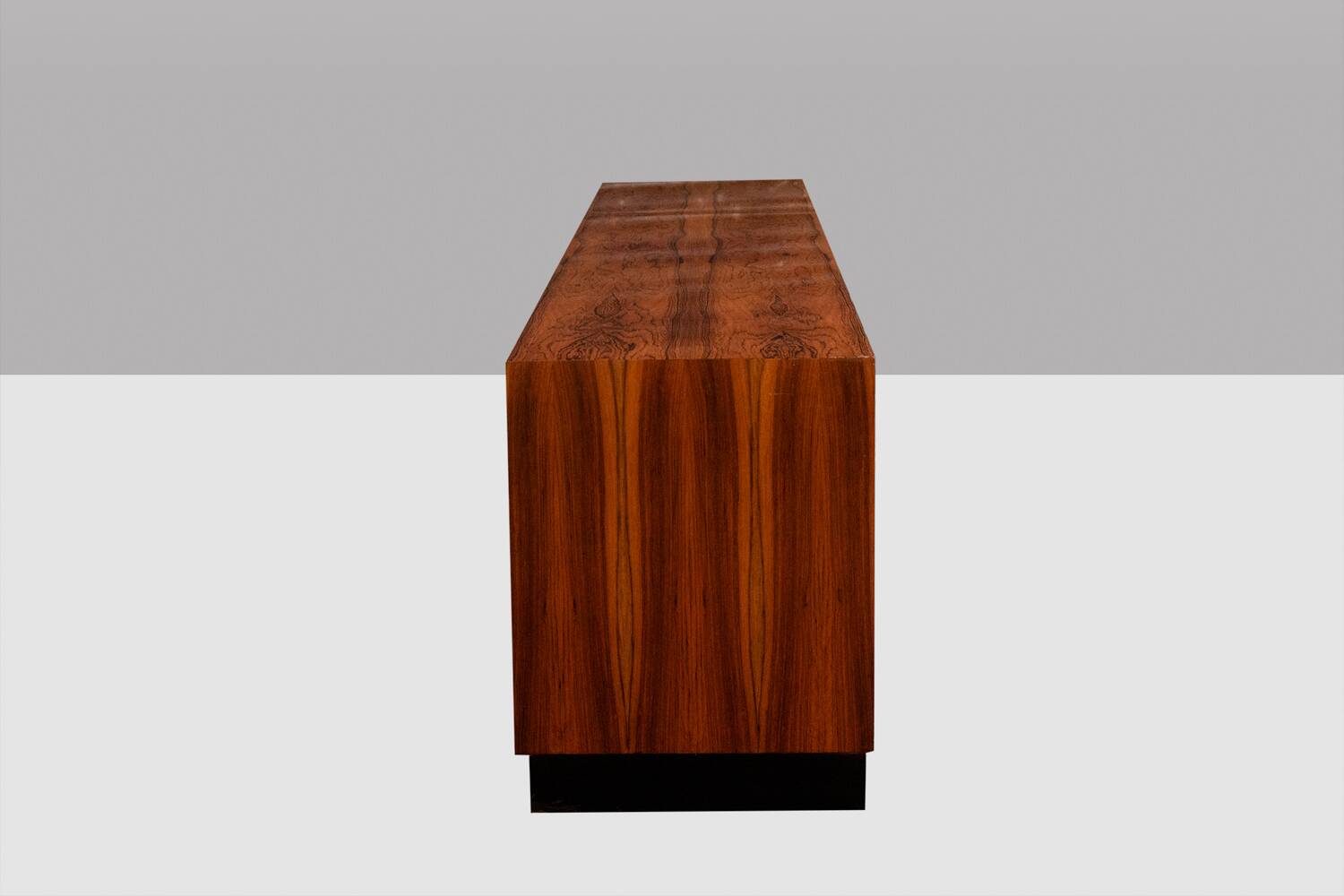 Wilhelm Renz. Enfilade in rosewood and laminate. Circa 1960-70.