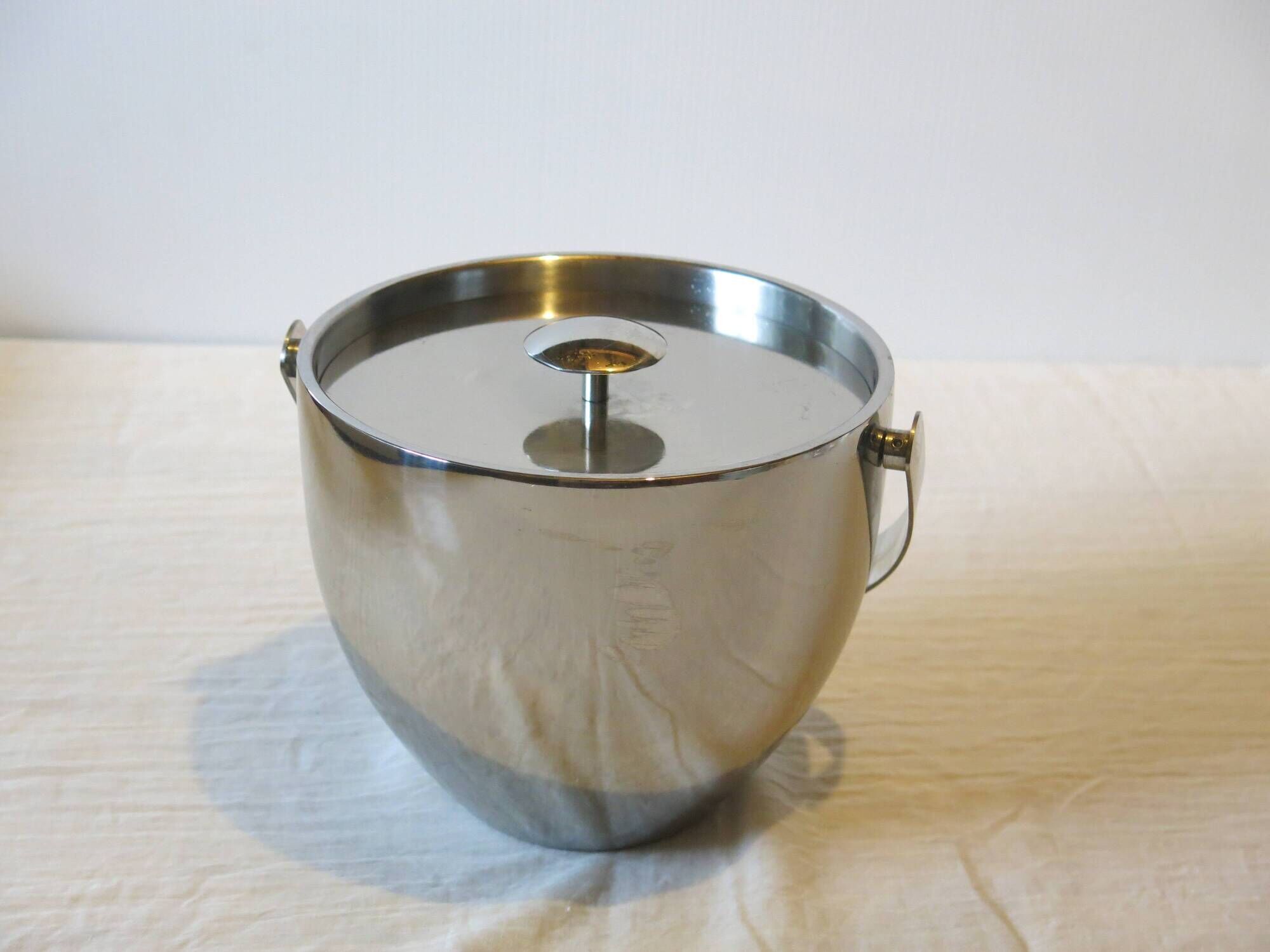 Pot à glaçons en inox en bon état