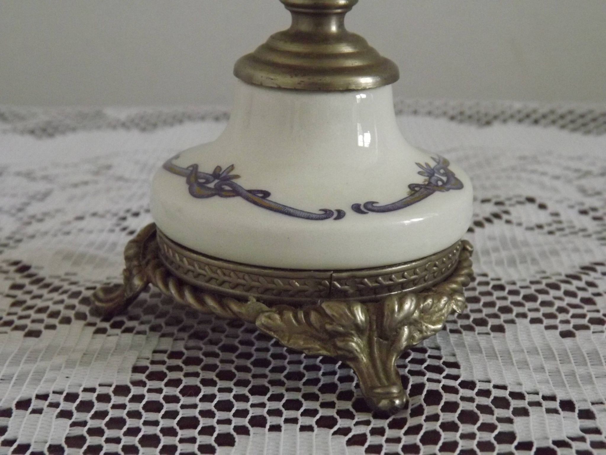 French Vintage Decorative Silver Metal and Porcelain Shaded Table Lamp