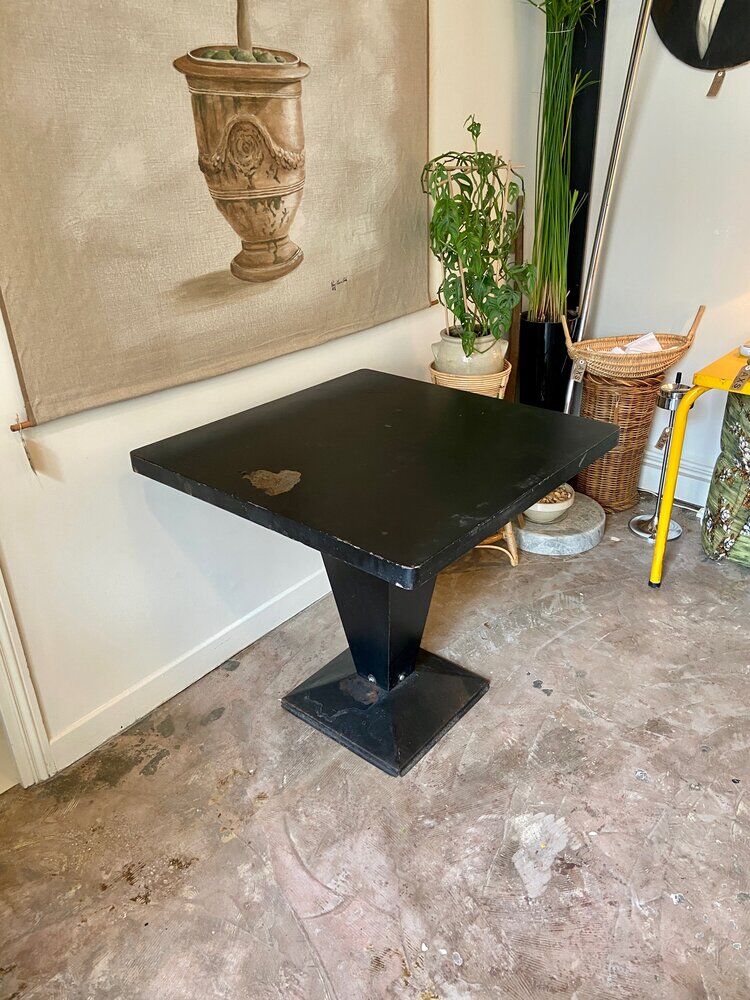 Black metal table ☐ 80 x 80 cm