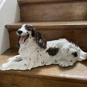 Sculpture of a Springer dog