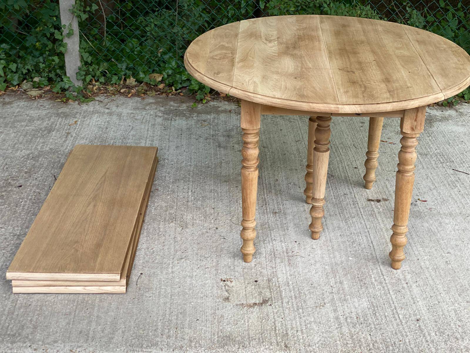 Louis Philippe 20th century extendable round dining table with shutters, renovated 230cm