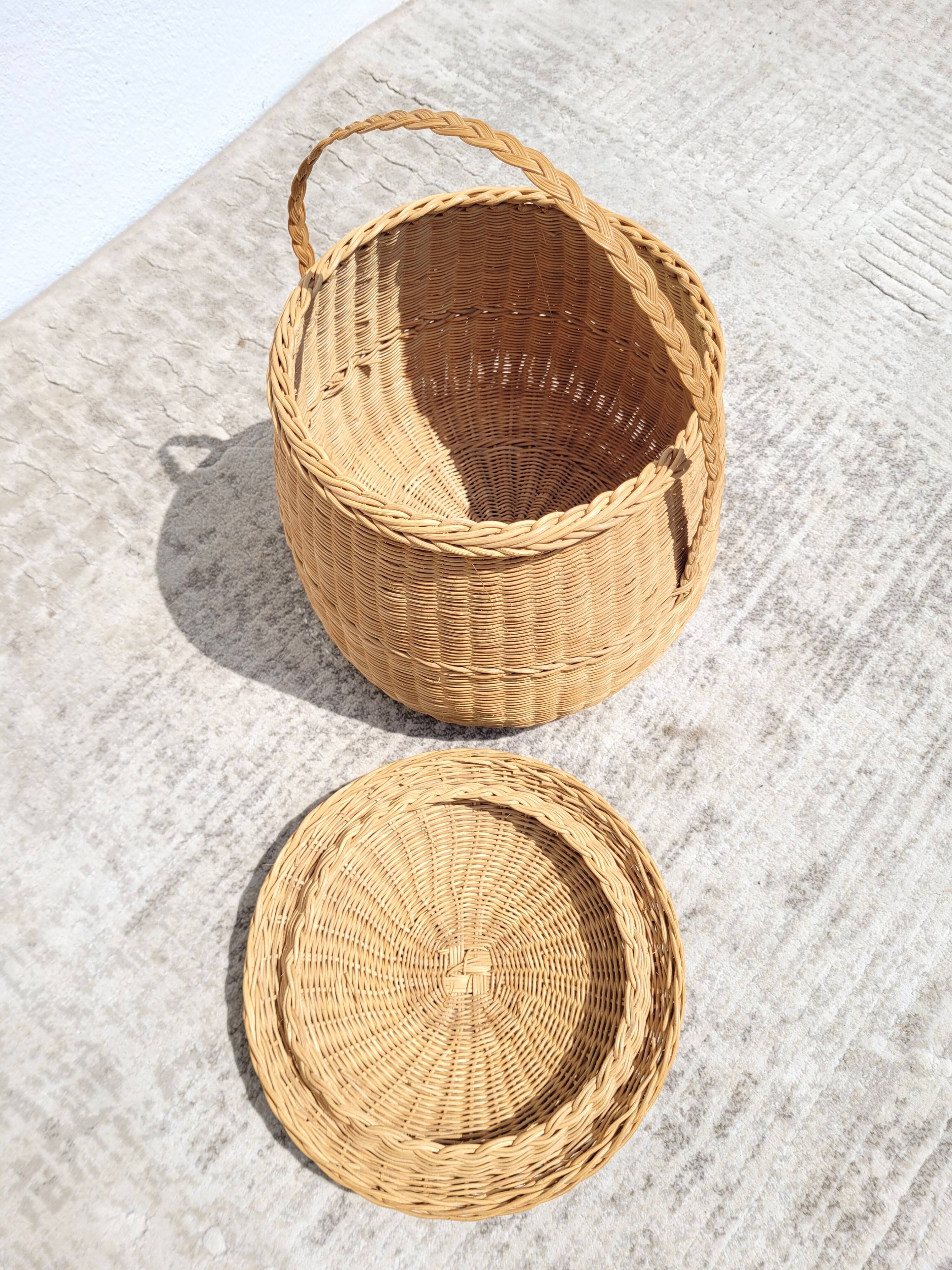 Rattan braided basket basket