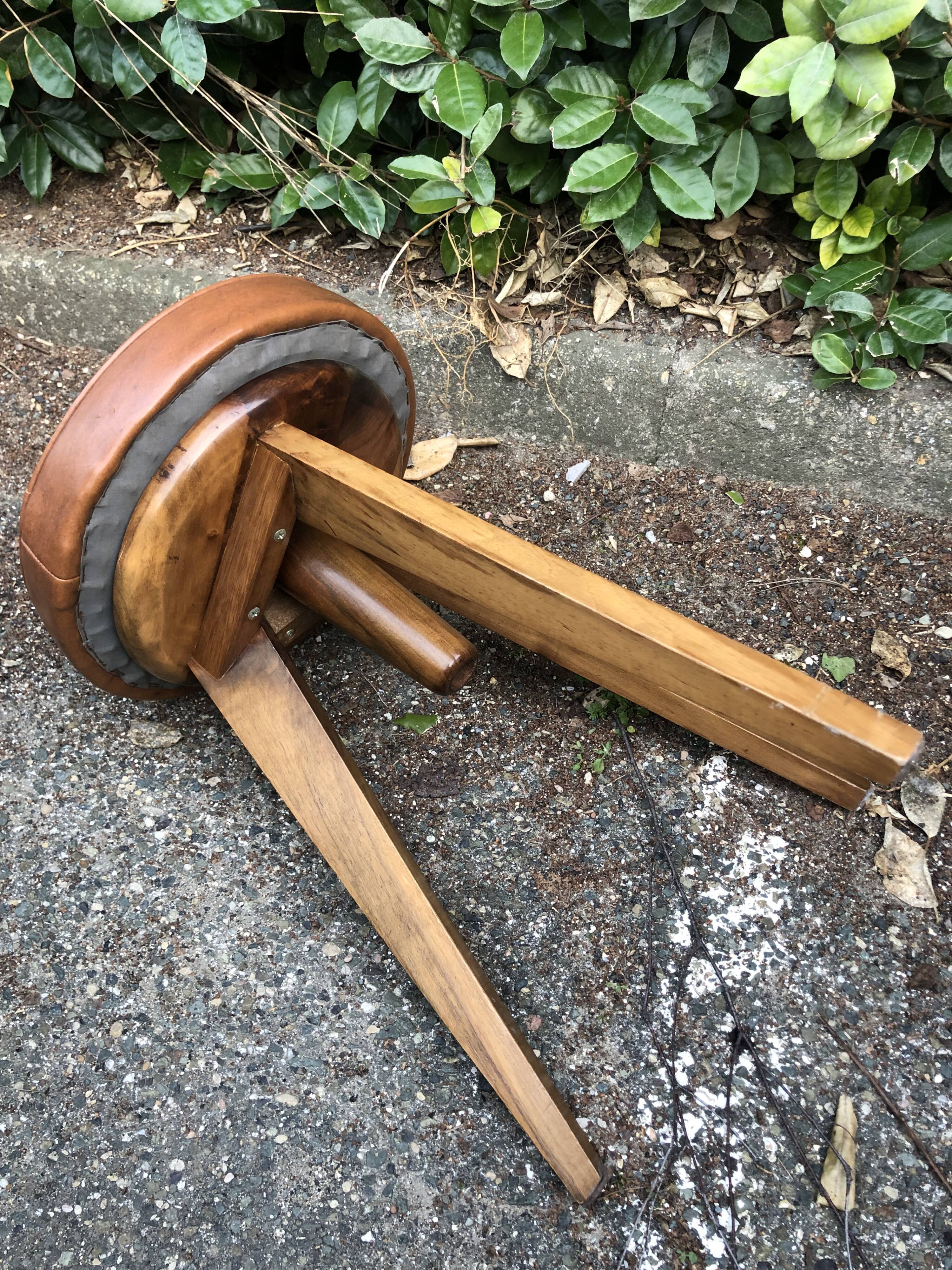 Leather and rosewood tripod tripod