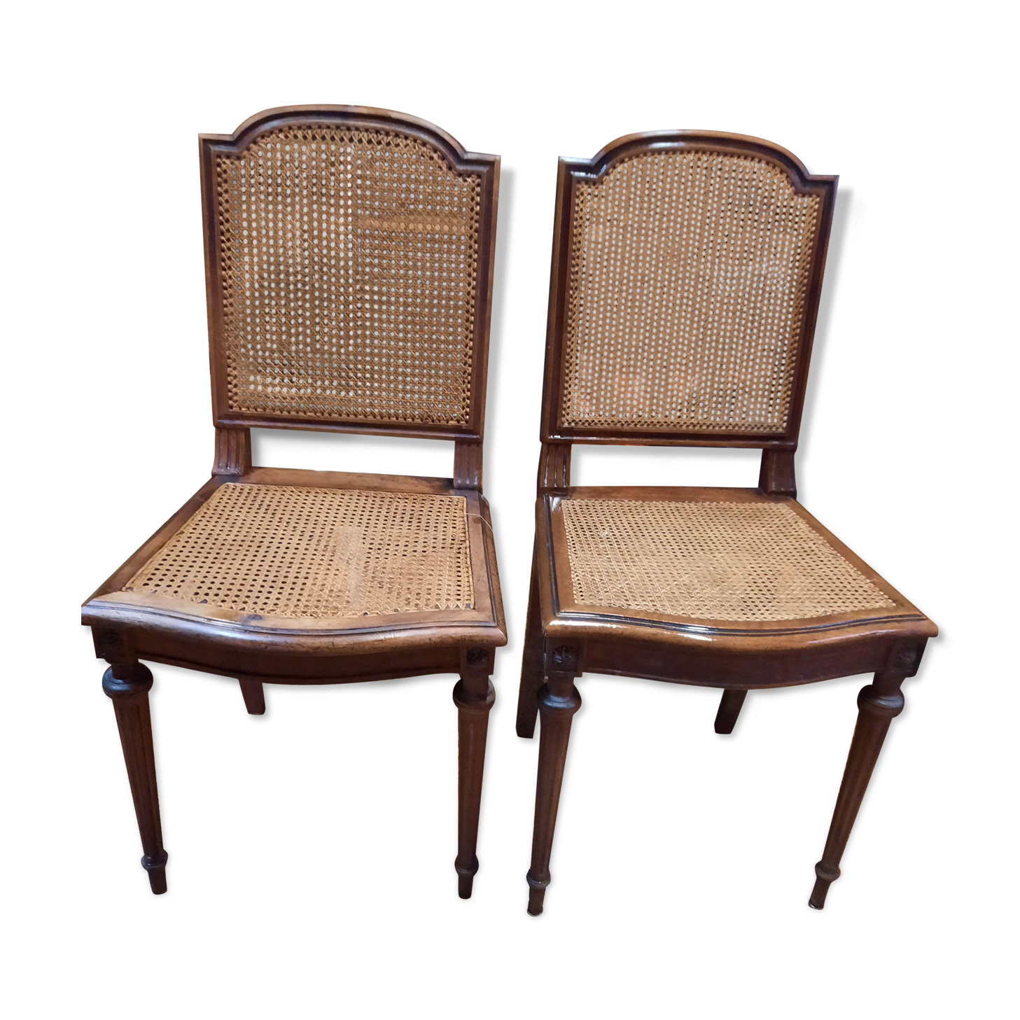 Paire de chaises de style Louis XVI