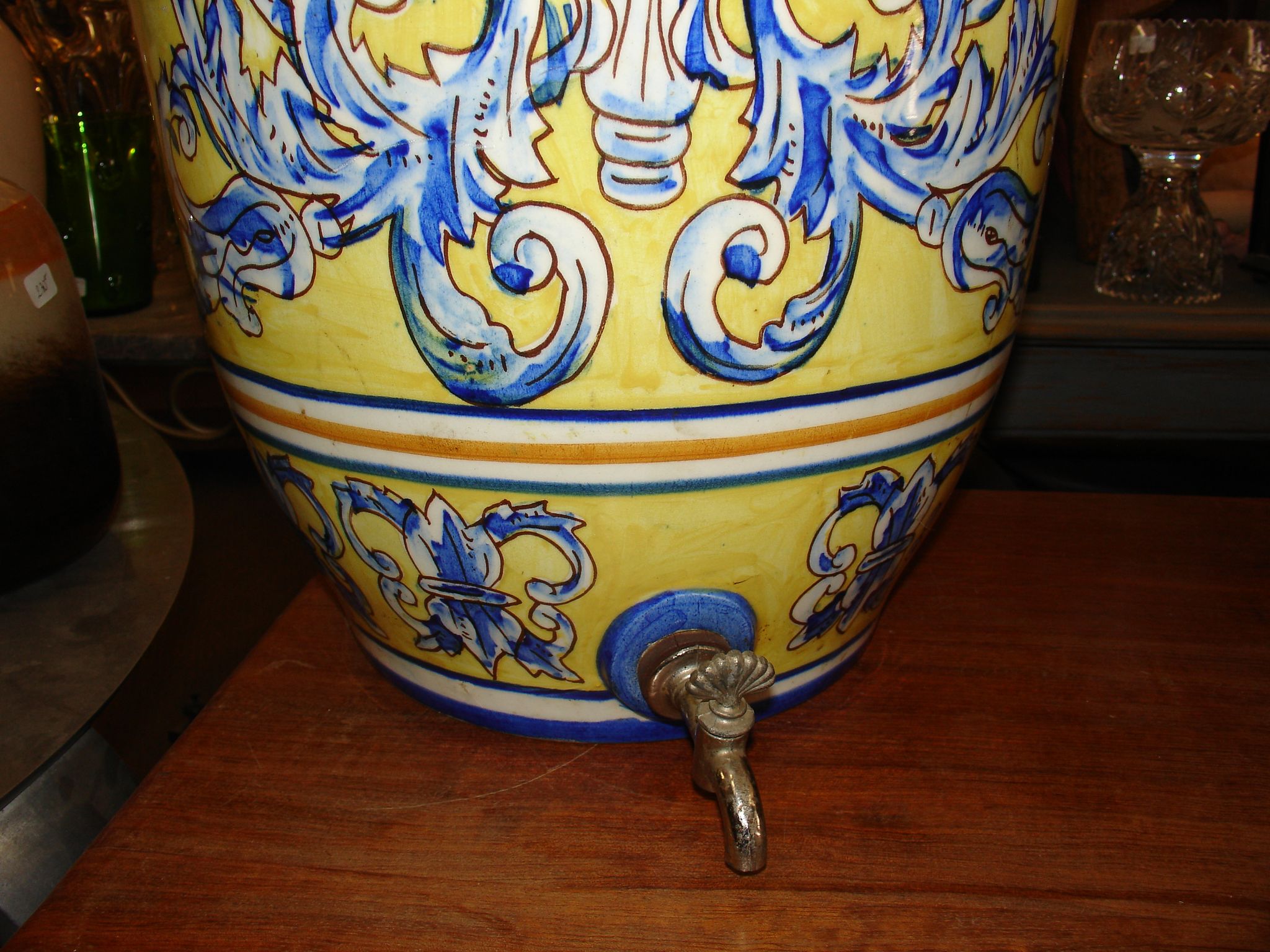 Late 19th century earthenware liquid reservoir
