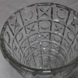 Glass vase with geometric patterns