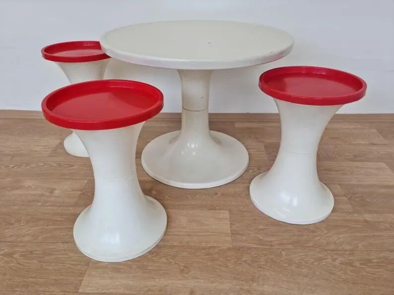 Midcentury Set of Three Tulip Stools and Coffee Table, Space Age, Germany, 1970s