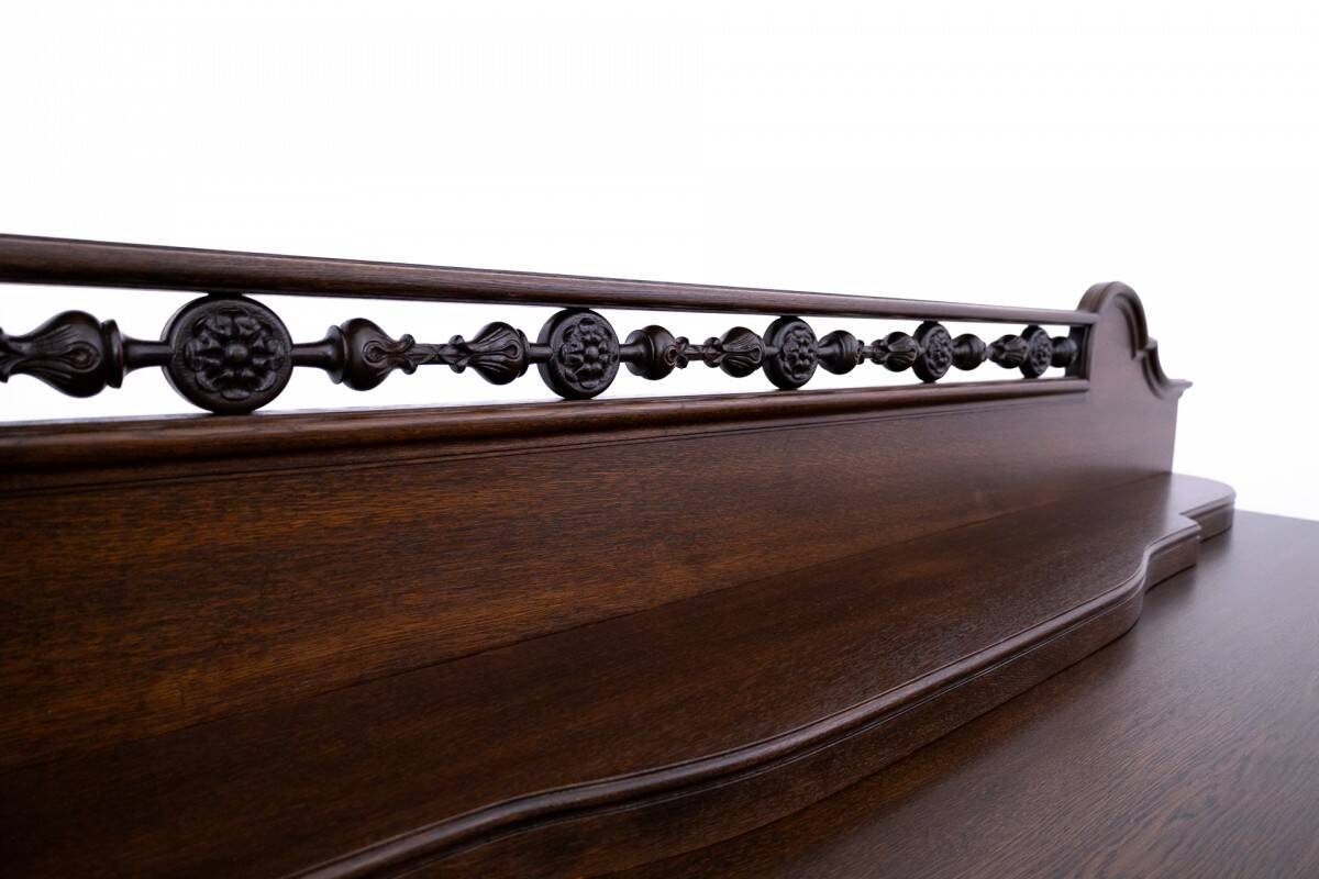 Oak chest of drawers, Germany, circa 1930.