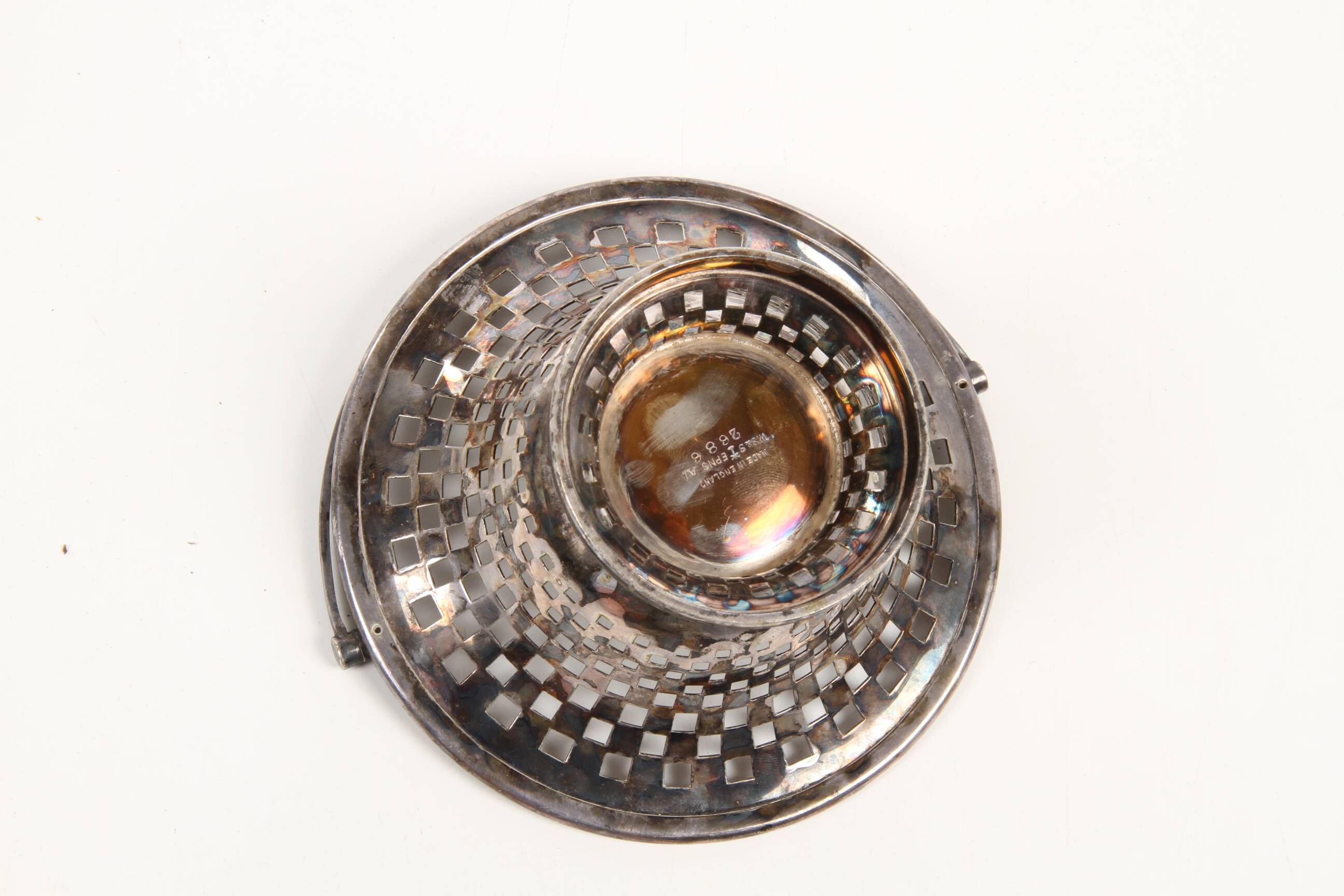 Silver-plated metal bowl basket