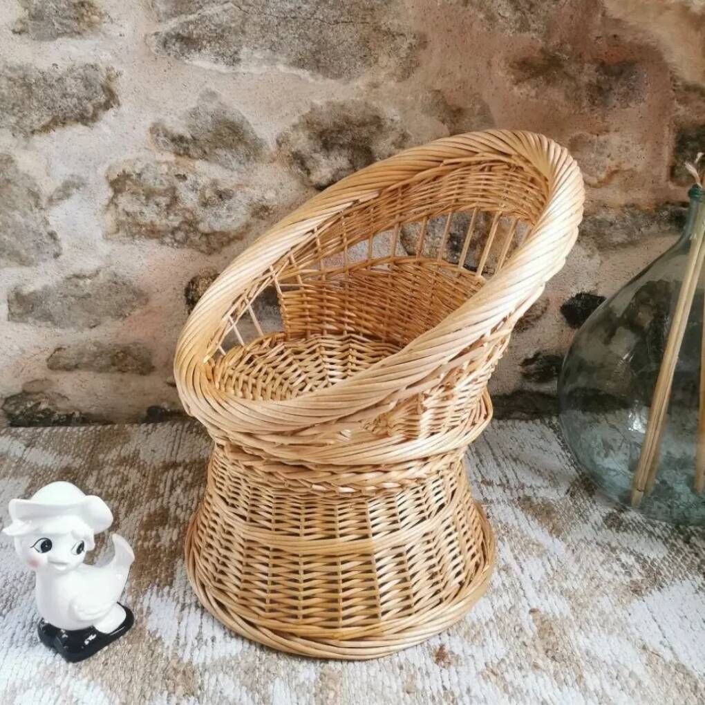 Vintage 70s rattan children's armchair