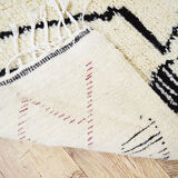 Handmade moroccan berber carpet 271 x 154 cm