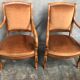 Paire de fauteuils de style restauration en velours