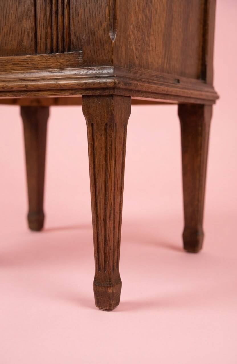 Vintage bedside table in solid oak, Art Deco and classic style.
