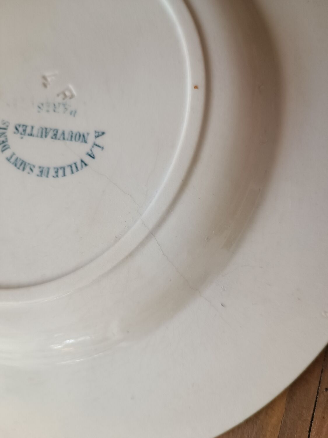 4 plates iron earth Gien model Ducks