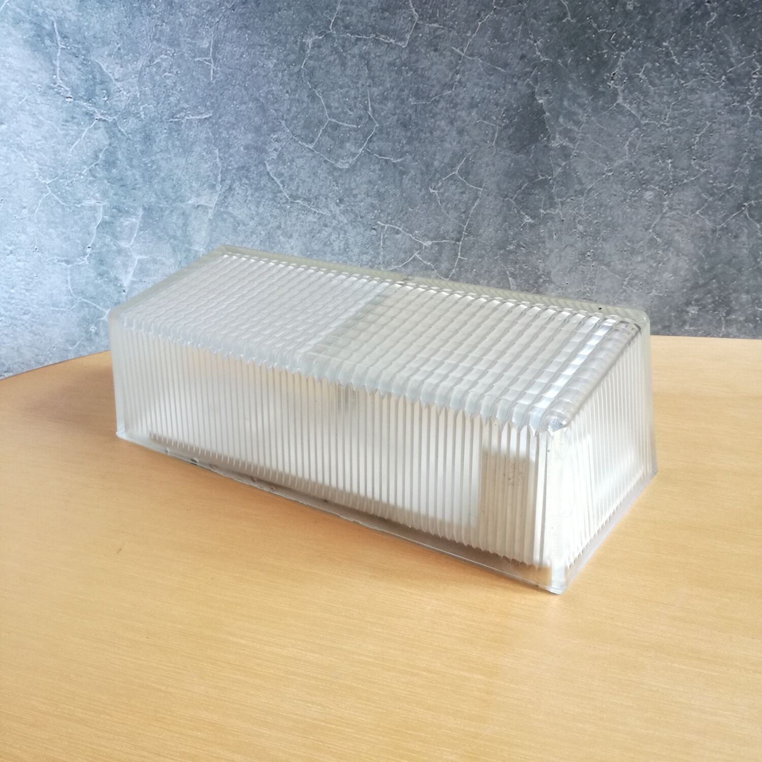 Holophane wall lamp n°19748 in compressed glass