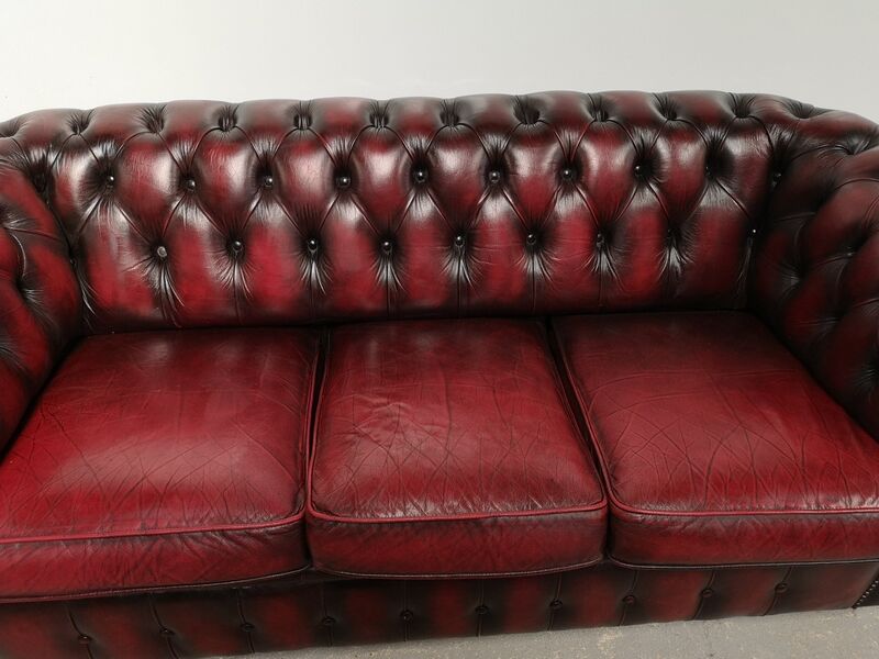 Sofa chesterfield curved burgundy leather three seats