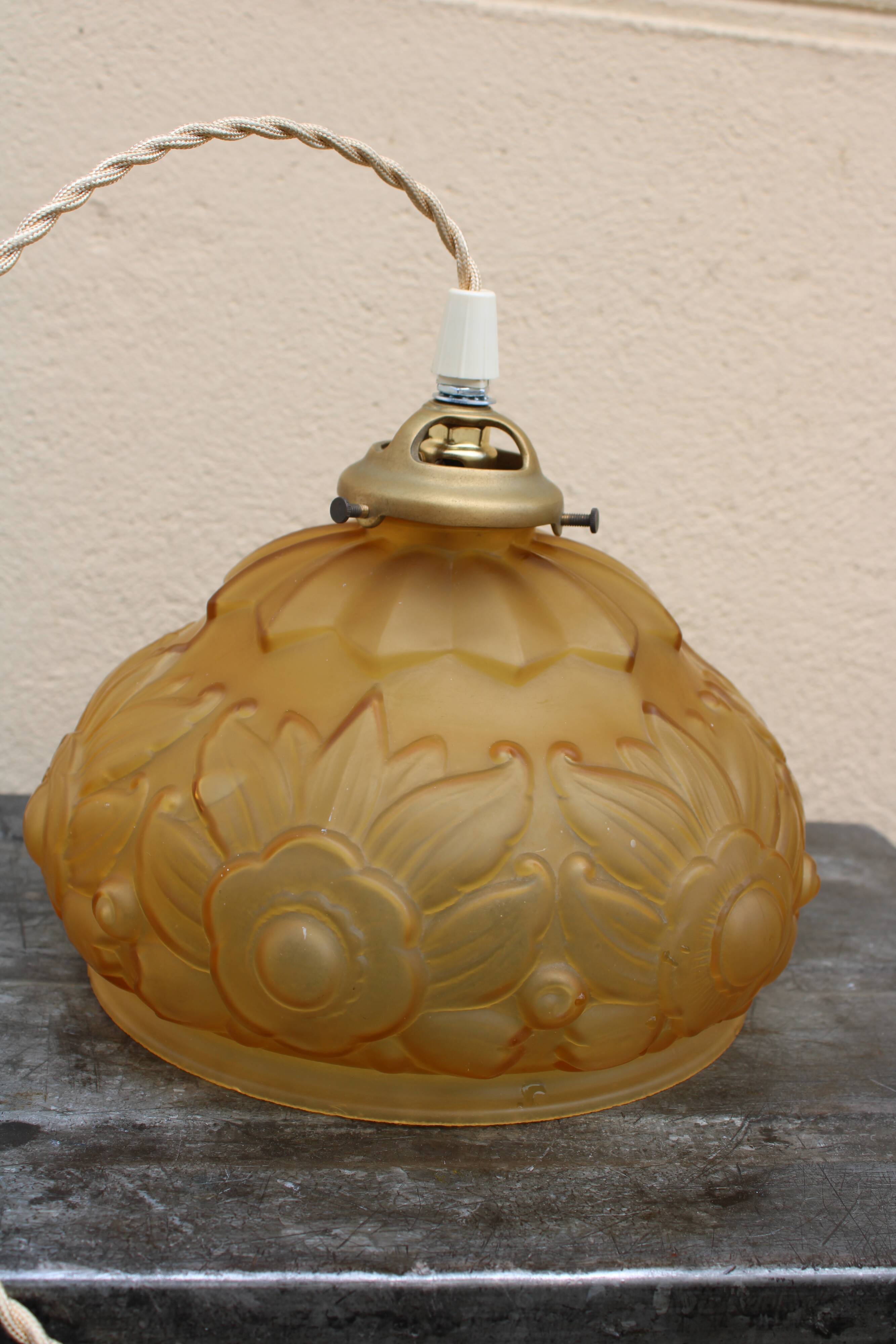 Art deco flower hanging lamp