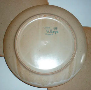 Paire d'assiettes CNP Village France