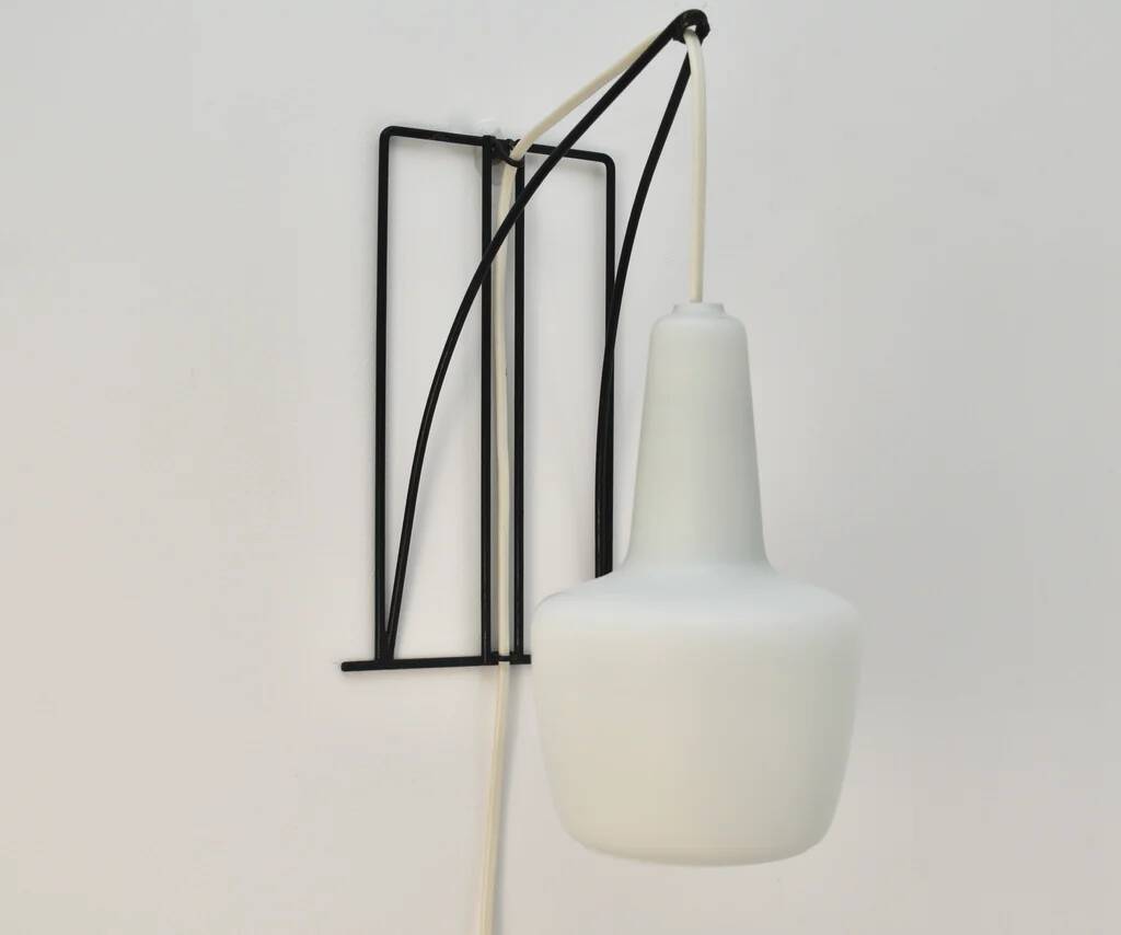 Modernist wall light with metal and glass wire