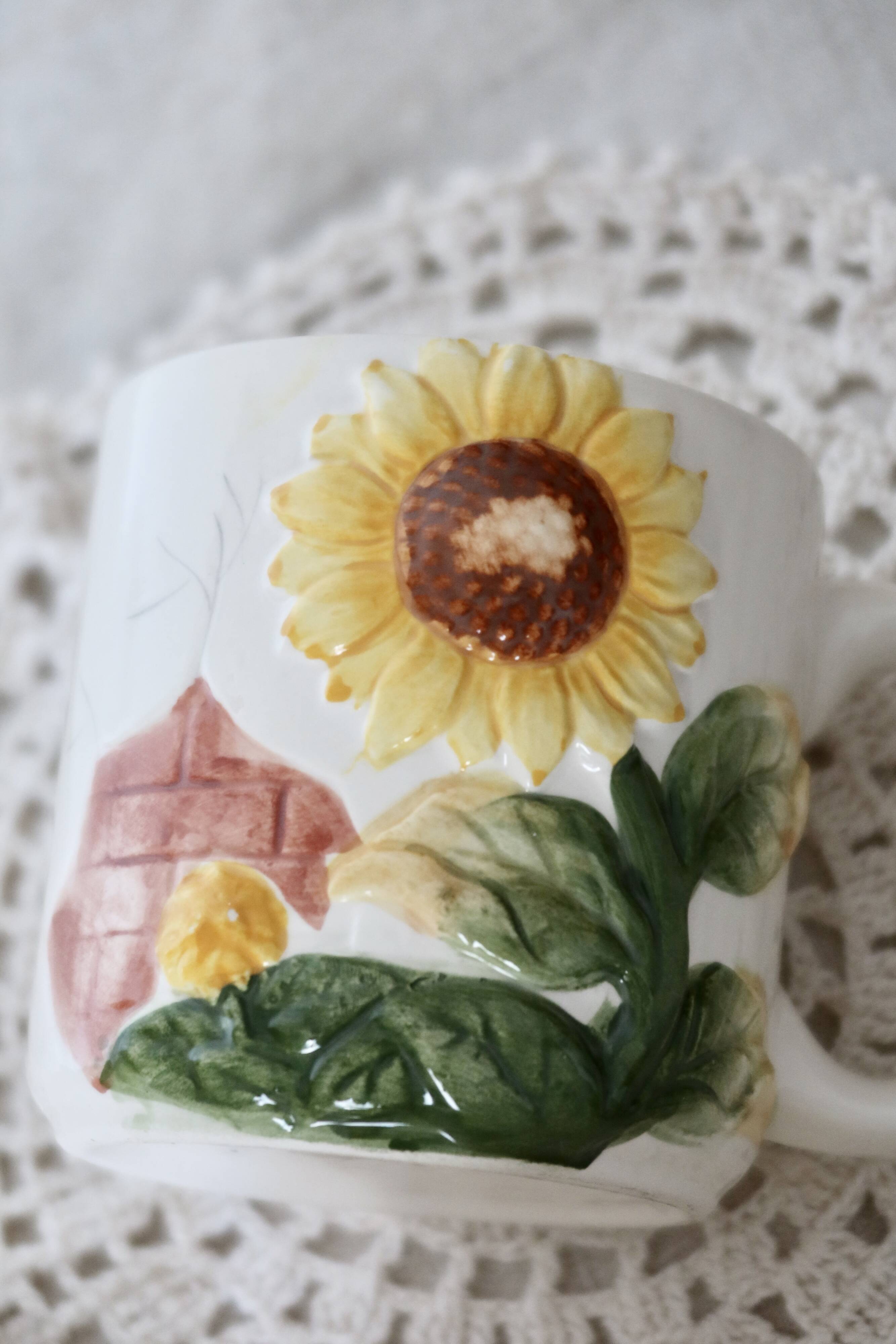 Set of 4 vintage barbotine cups / mugs with polychrome sunflower pattern