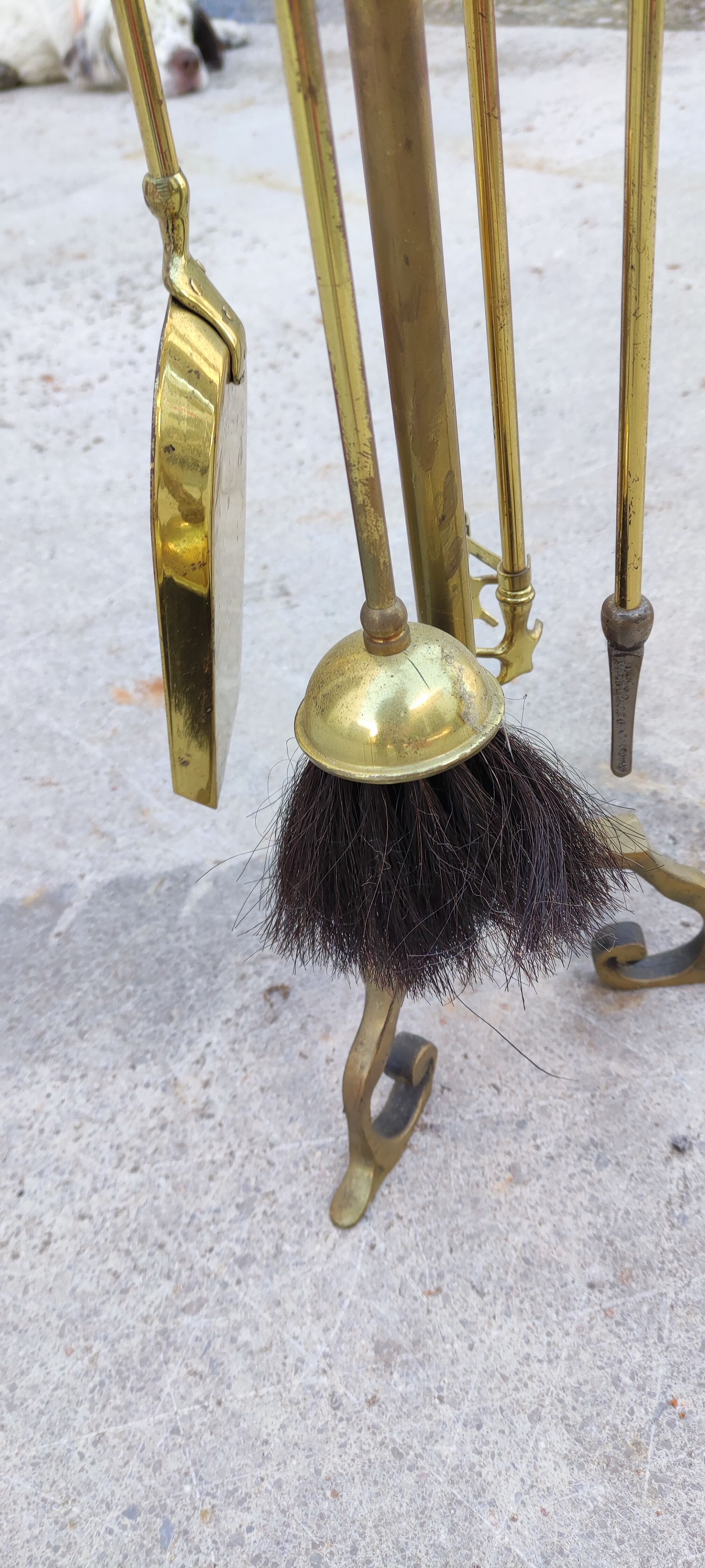 Serviteur de cheminé en bronze doré décor équestre, cheval
