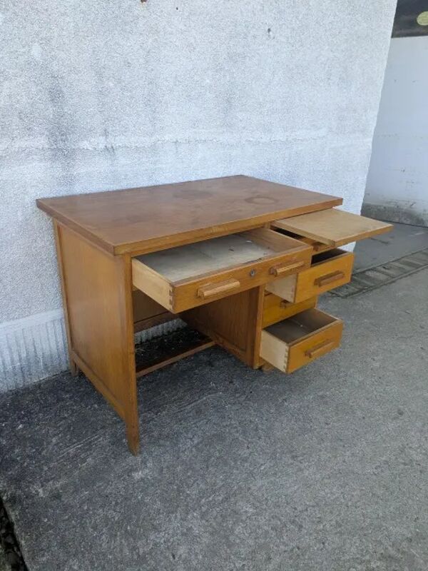 Bureau administratif adulte