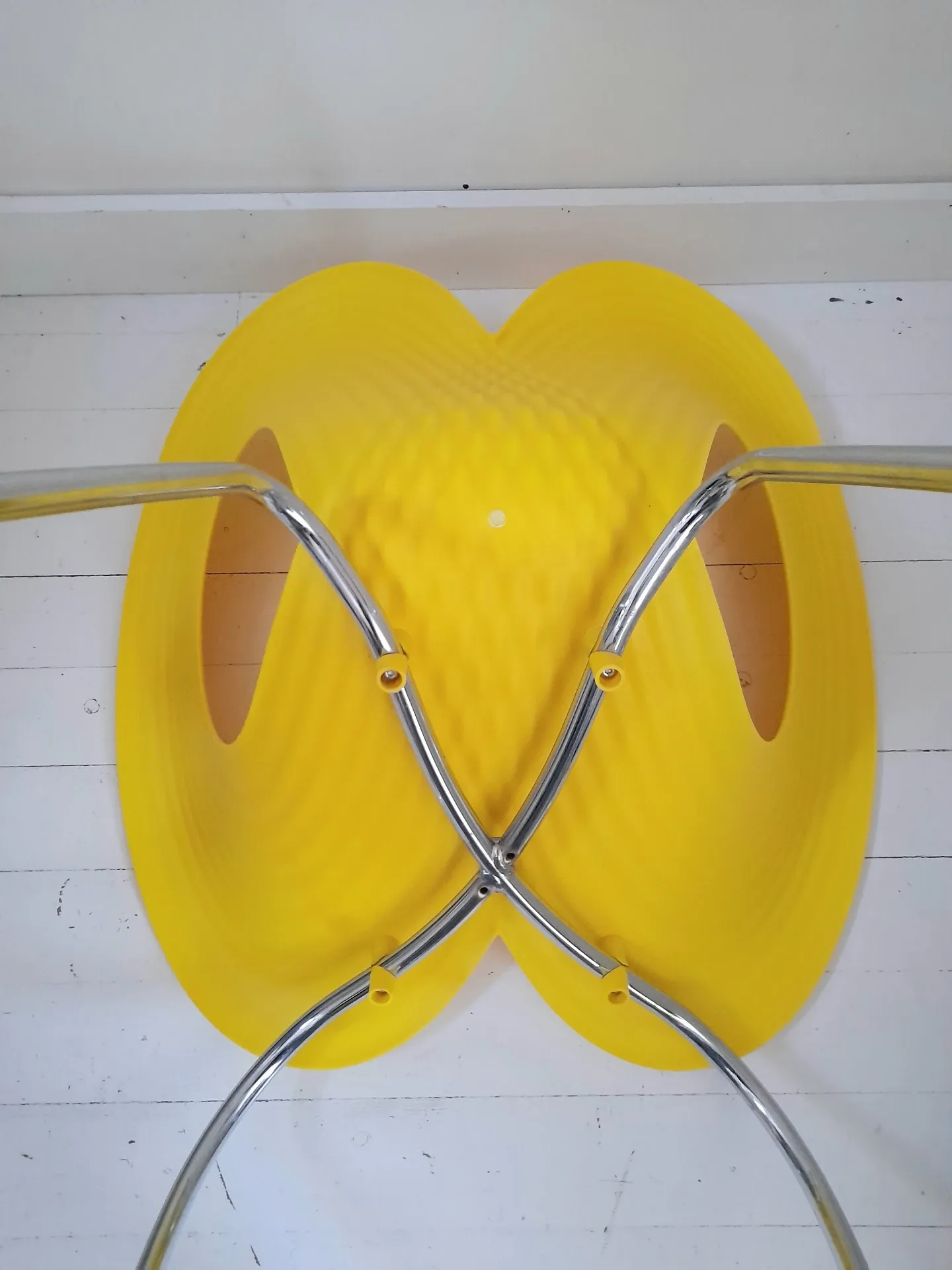 Ripple chair jaune design Ron Arad pour Moroso