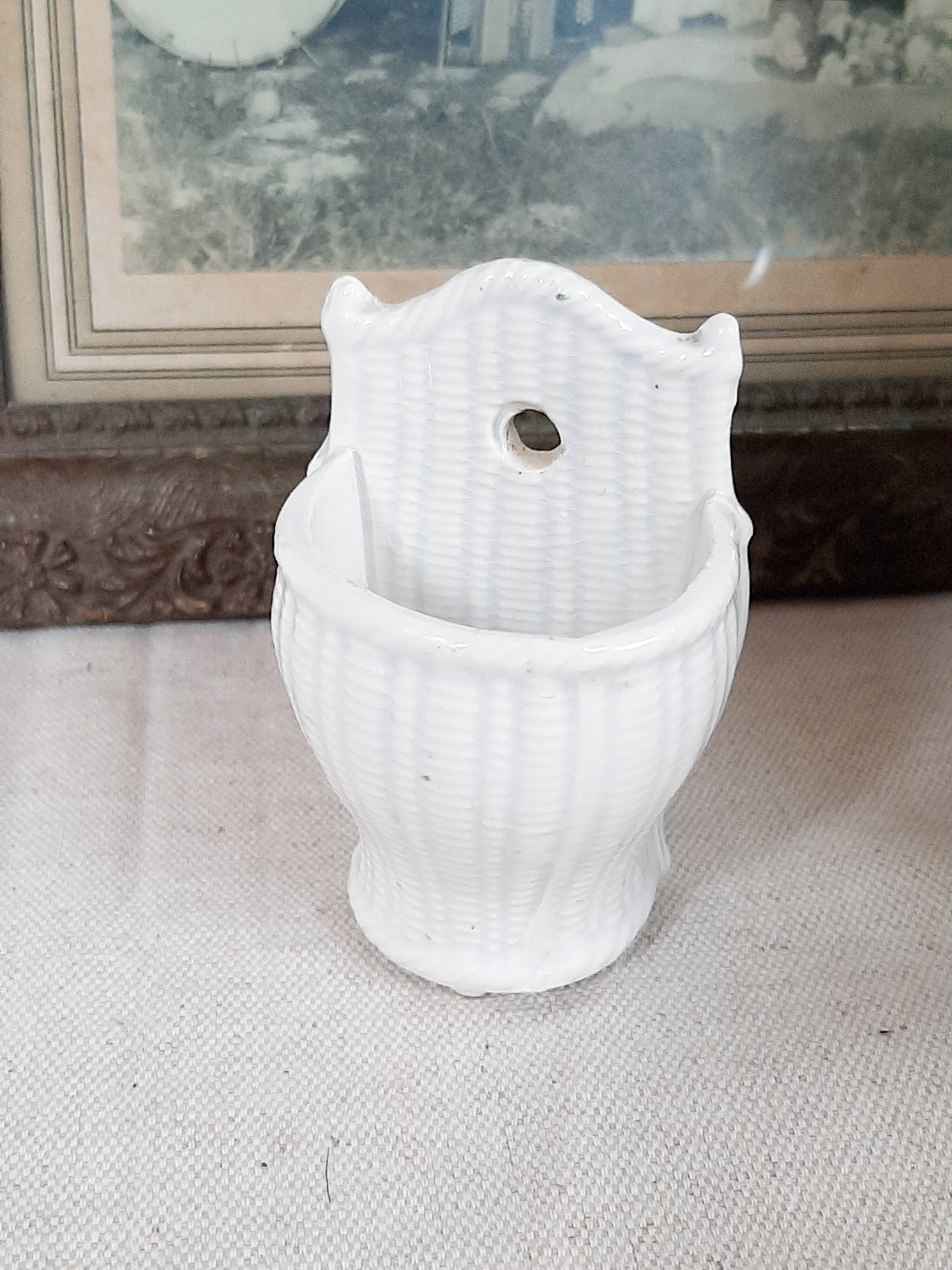 Old pyrogenic earthenware from Creil and Montereau, 19th century.