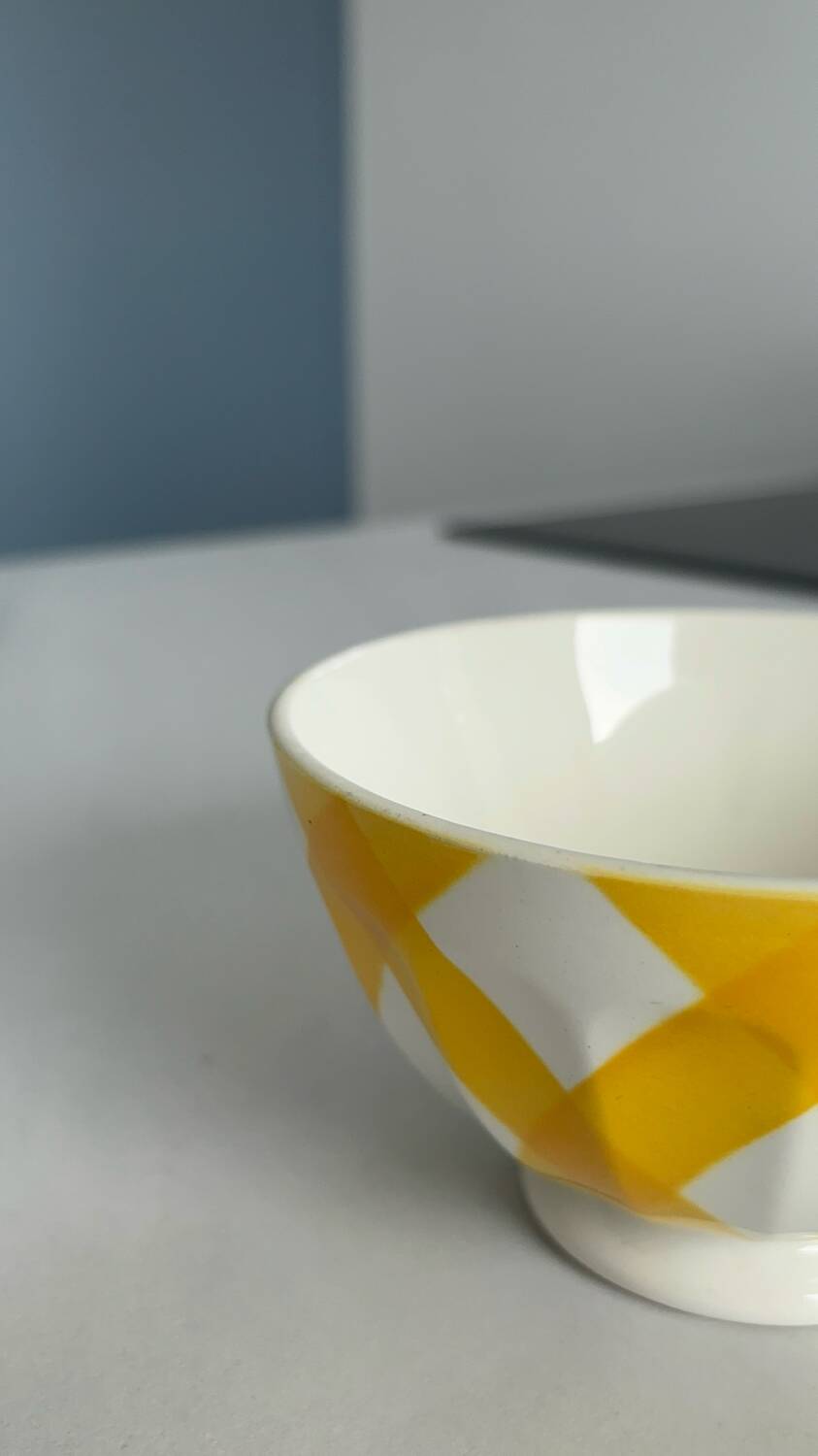 Antique Sarreguemines bowl with Scottish motif, France | Tiled earthenware bowl