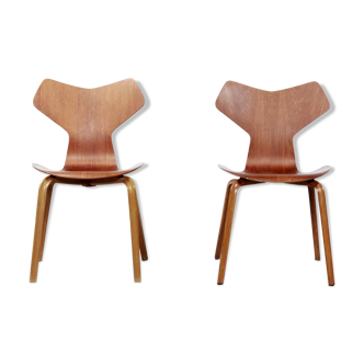 Set of 2 Grand Prix chairs bij Arne Jacobsen for Fritz Hansen