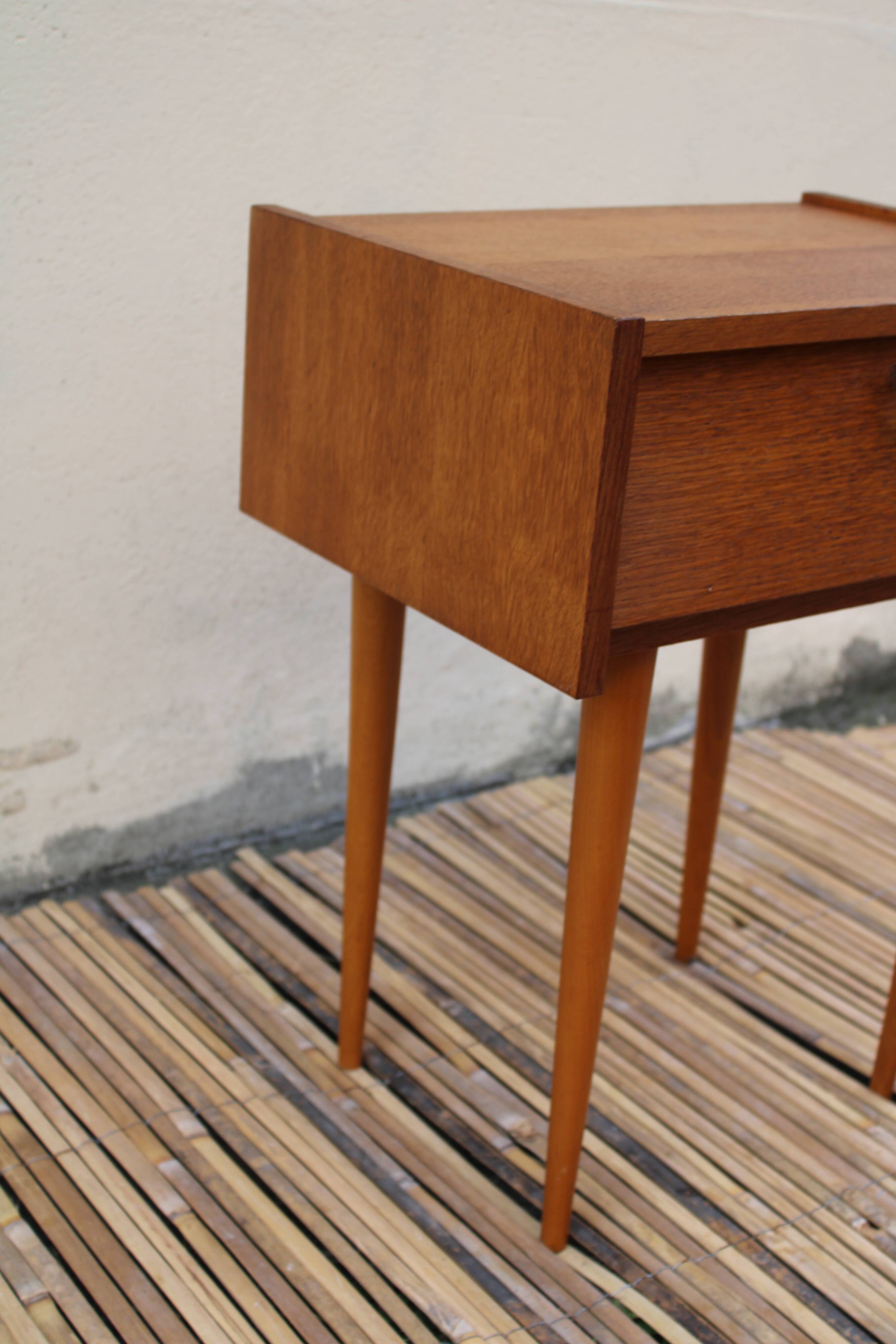 Bedside table spindle feet