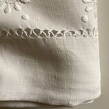 Spring cloth in linen canvas embroidered with daisies 1950