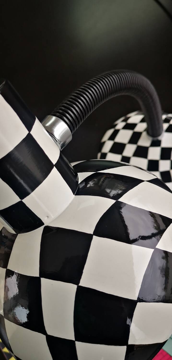 Optical checkerboard lamp