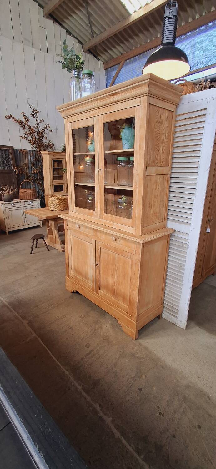 Two-piece glass-fronted buffet