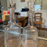 Set of 2 decanters