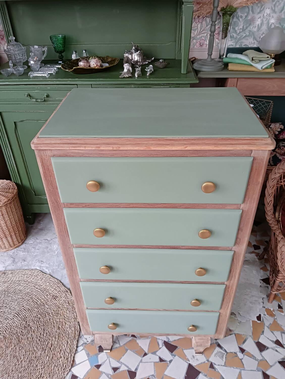 Vintage chiffonier